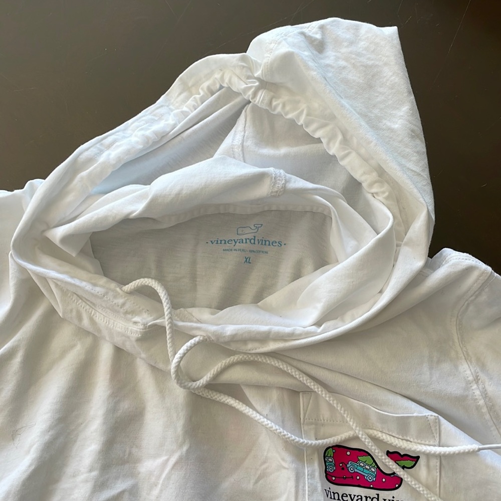 Vineyard Vines White long sleeve hoodie tee shirt